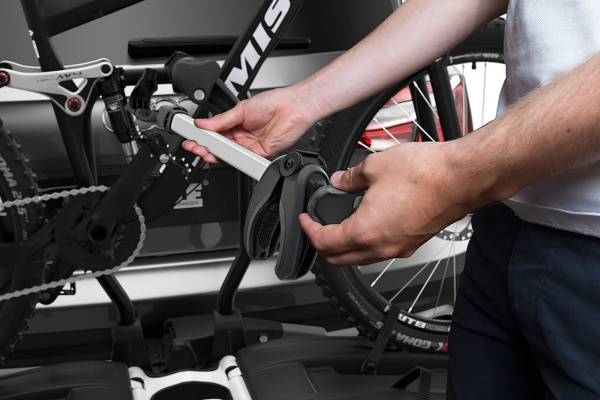 Крепление для перевозки велосипедов на фаркопе Thule EasyFold XT 2