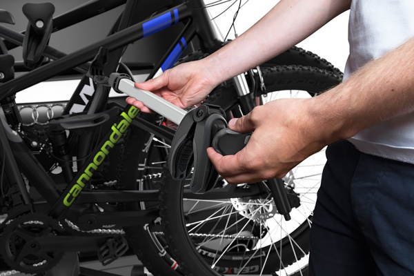 Крепление для перевозки велосипедов на фаркопе Thule VeloSpace XT 3